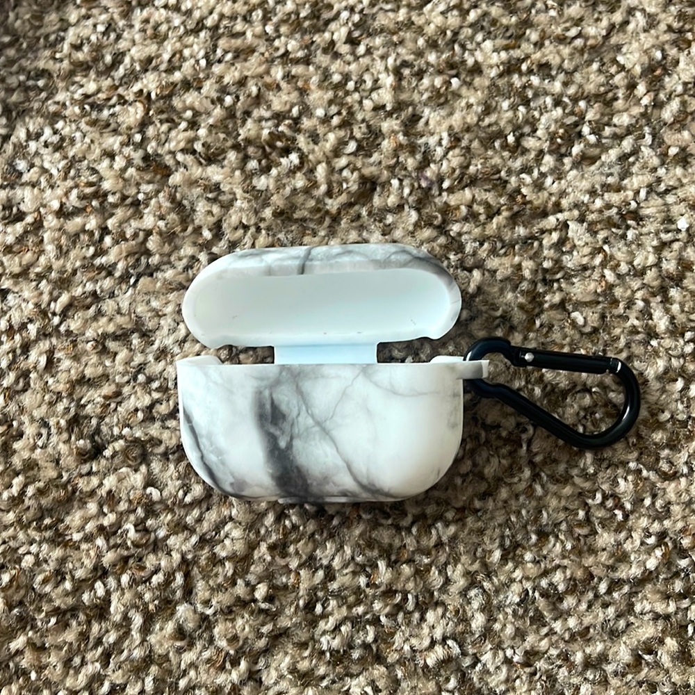 Apple AirPod Pro case